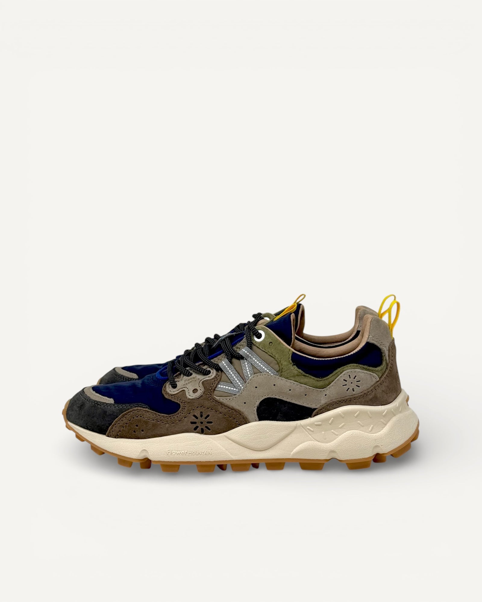 FlowerMountain - Yamano 3 Grey-Brown