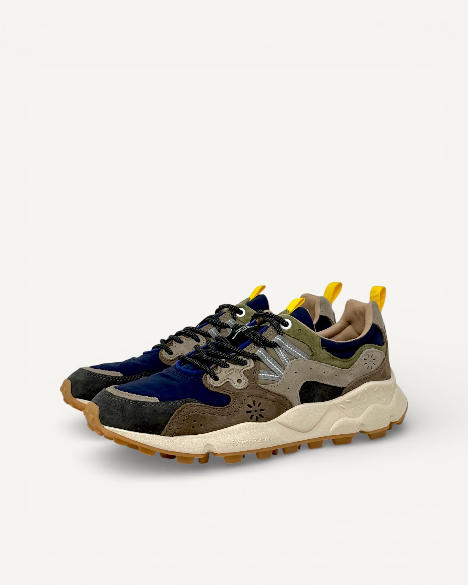 FlowerMountain - Yamano 3 Grey-Brown