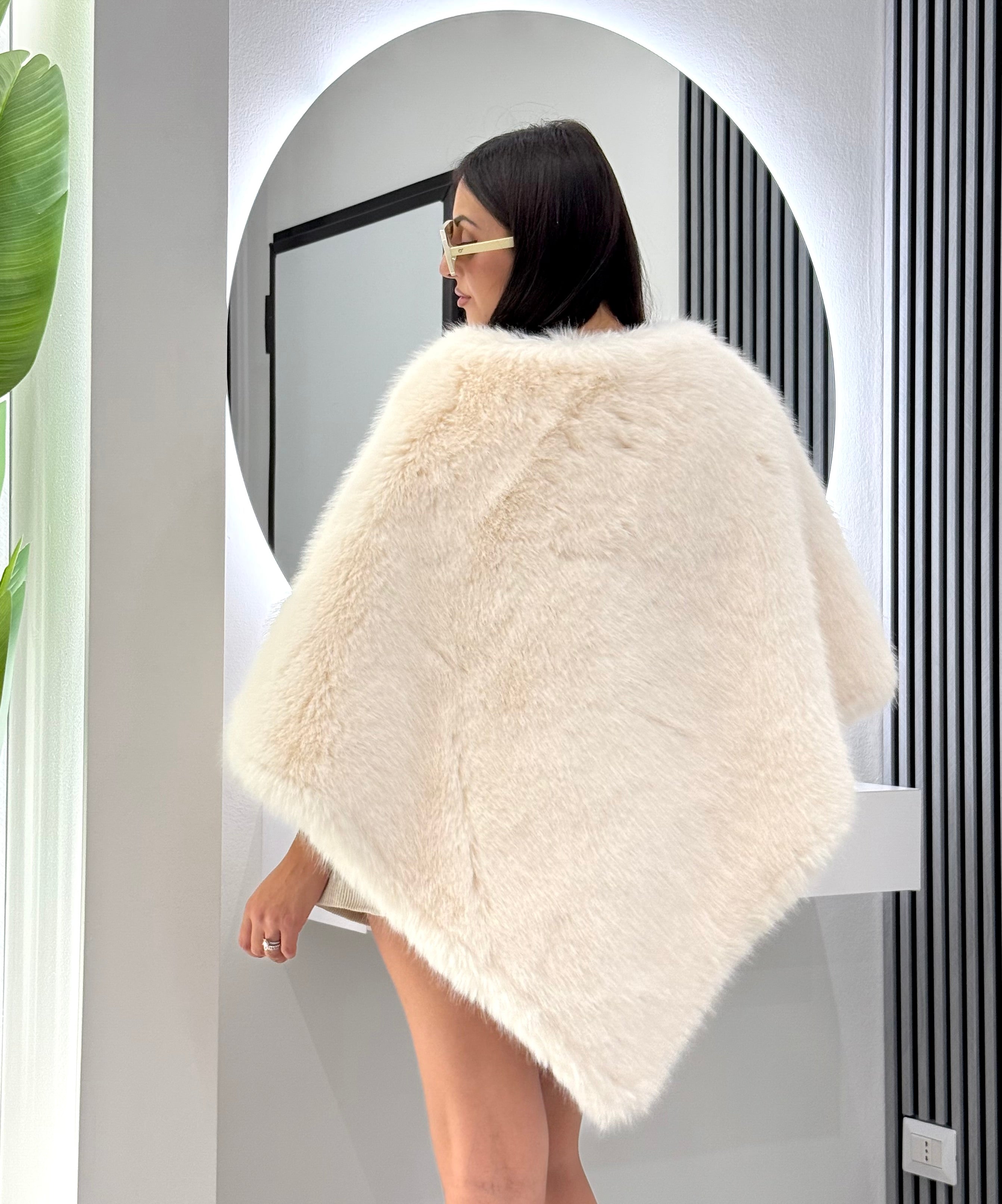 No Secrets - Poncho simil pelliccia