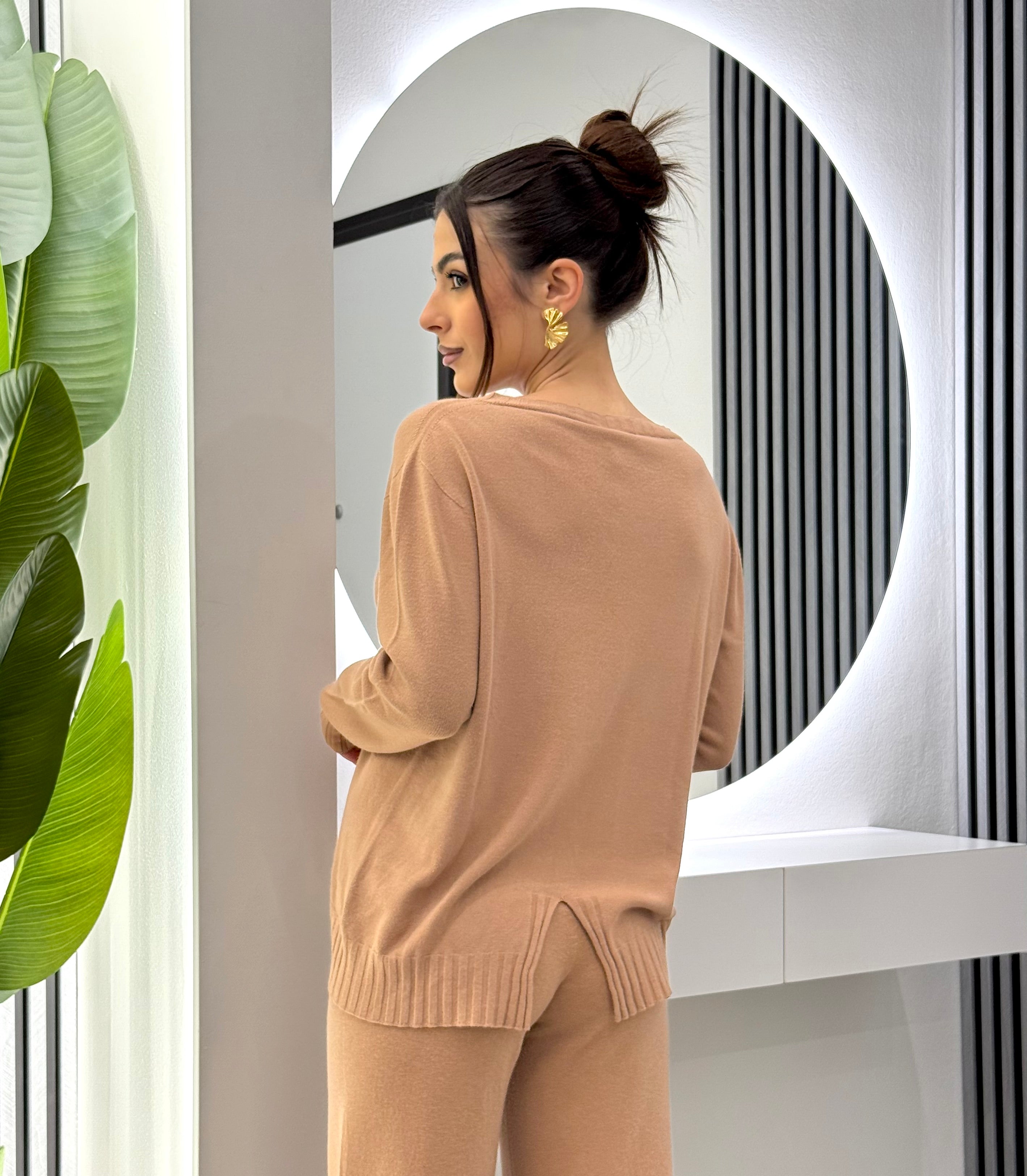 Kontatto - Girocollo Spacco Dietro Biscotto