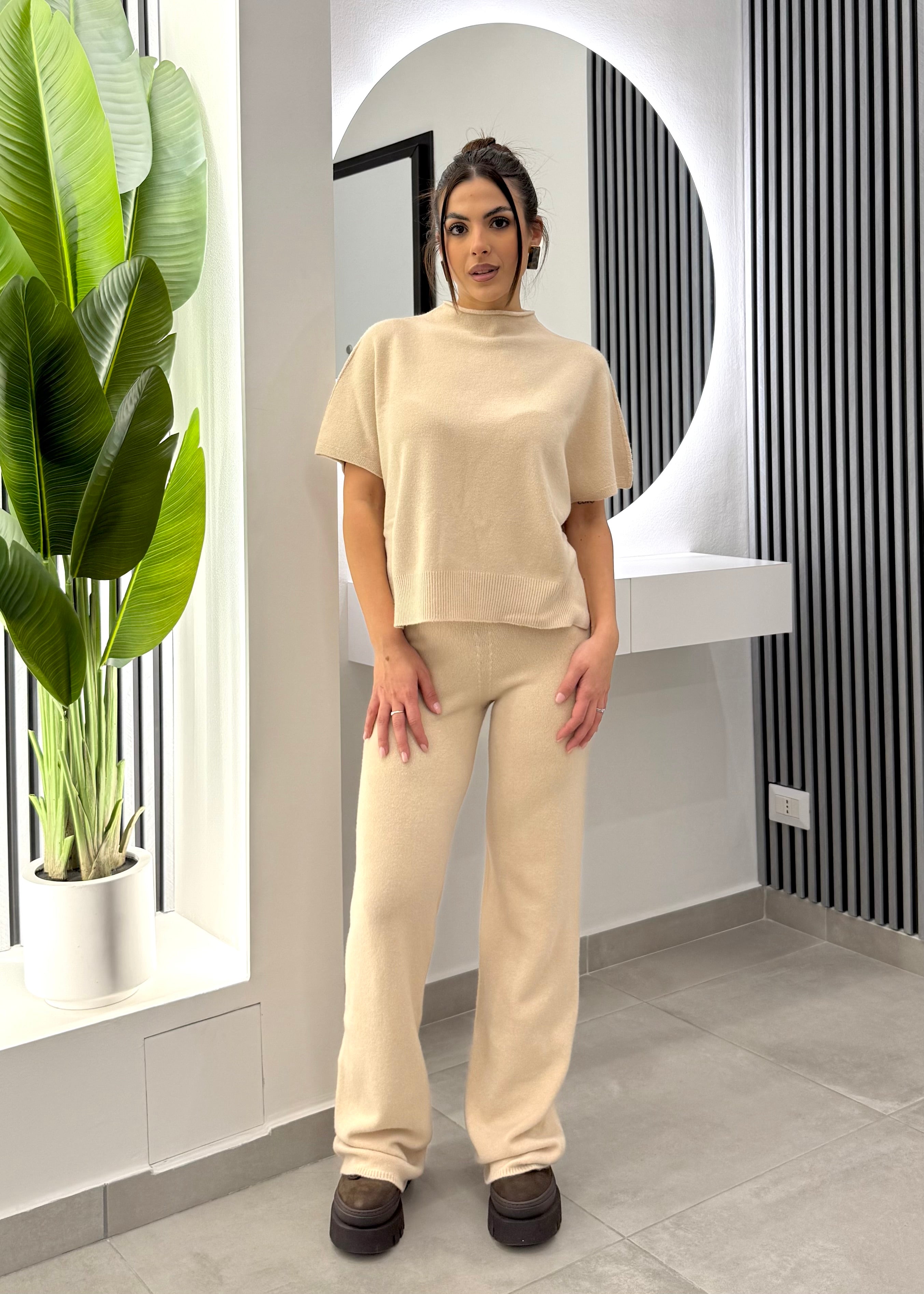 Kontatto - Smanicato Beige