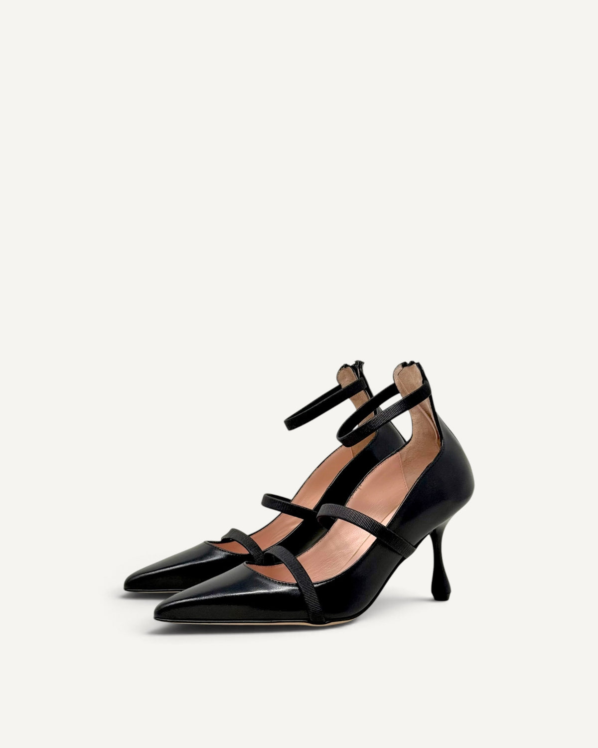 Anna F - Décolleté in Pelle Nera con Cinturini