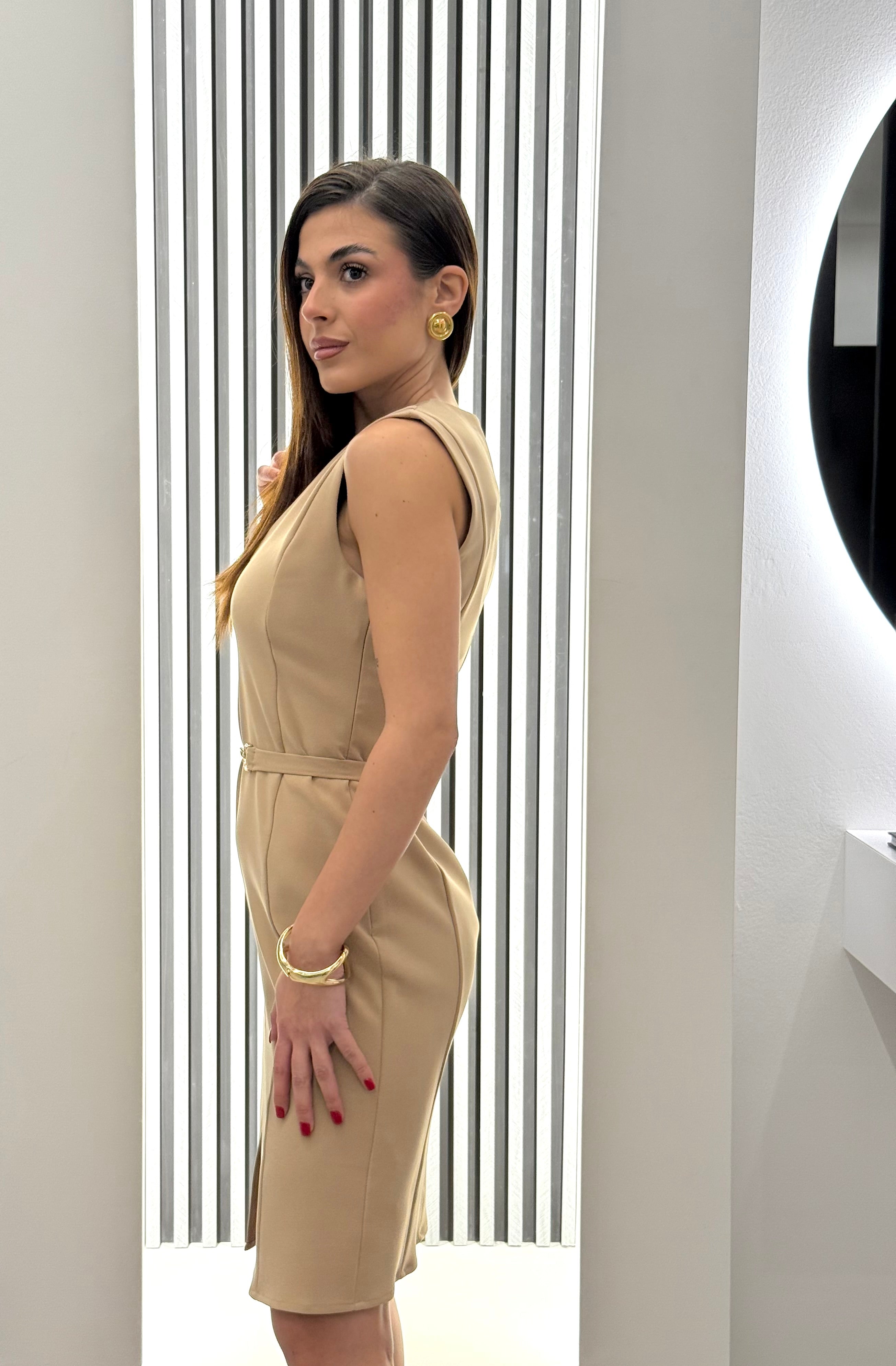 Koralline - Abito Smanicato con Cinturino