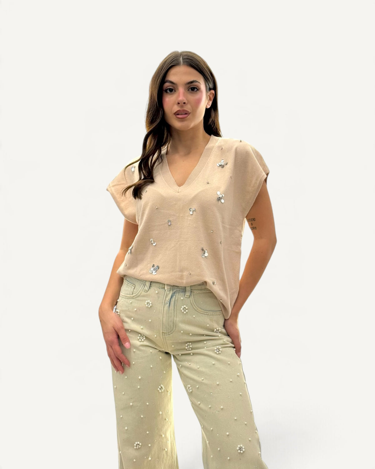 Koralline - Smanicato scollo a V con Applicazioni Beige