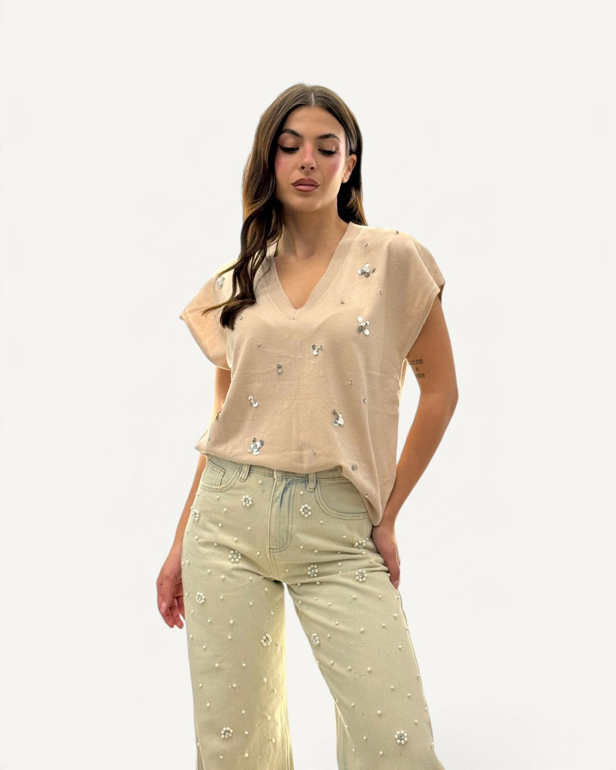 Koralline - Smanicato scollo a V con Applicazioni Beige