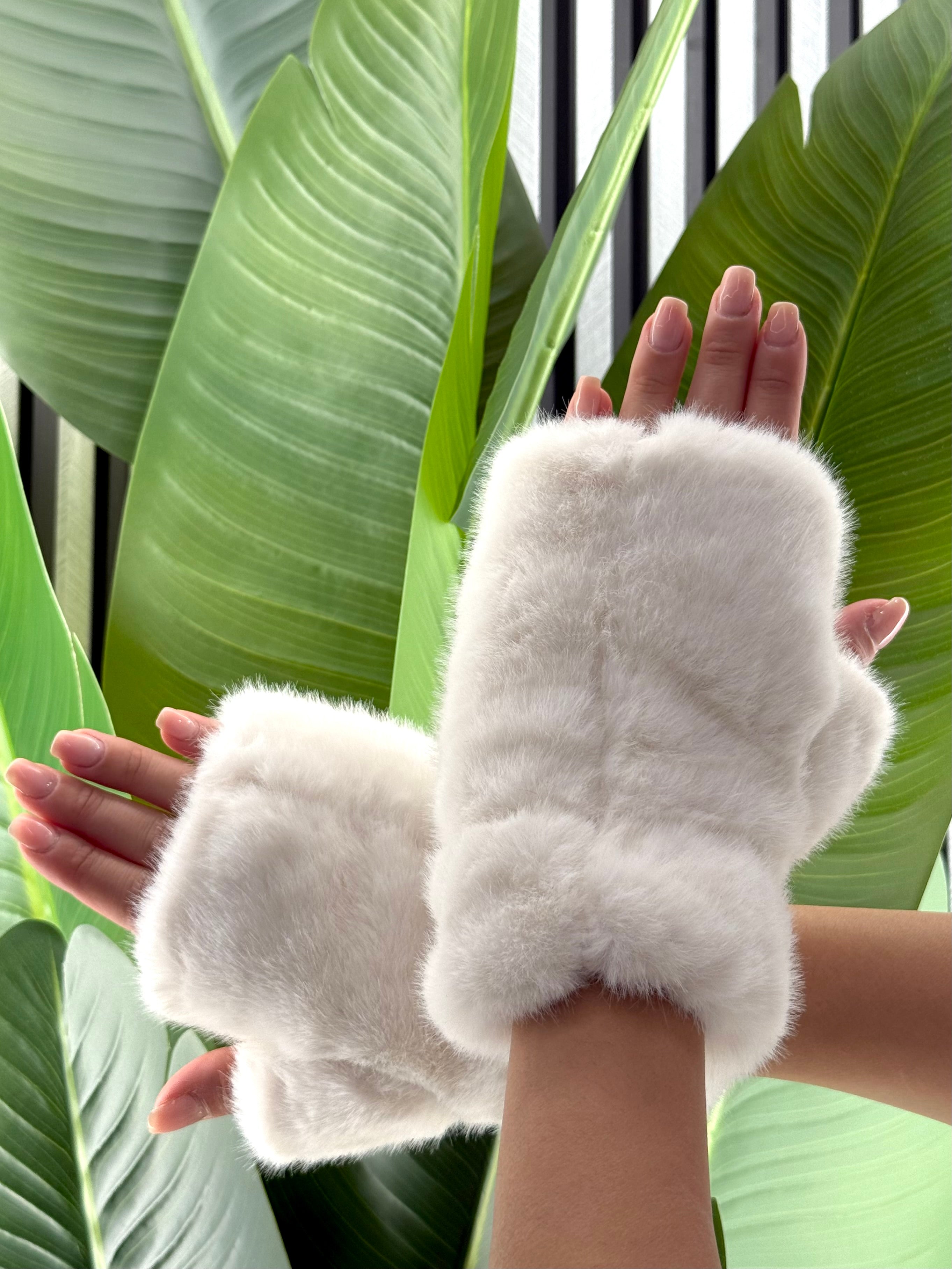 No Secrets - Guanti Faux Fur Latte