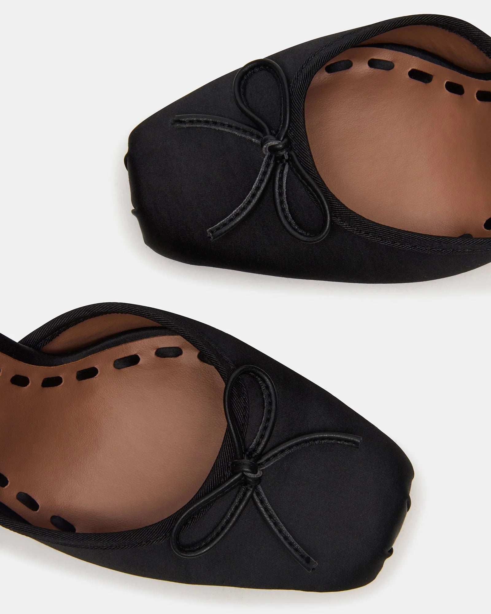 Steve Madden - Larina Ballerina con Tacco Nero Satin