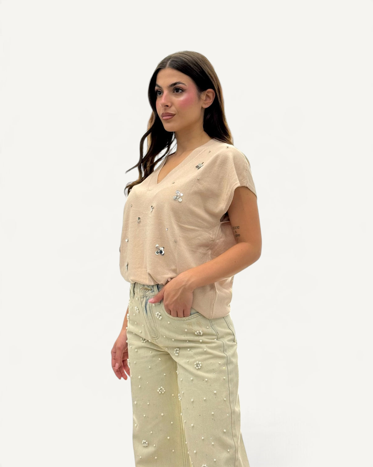 Koralline - Smanicato scollo a V con Applicazioni Beige