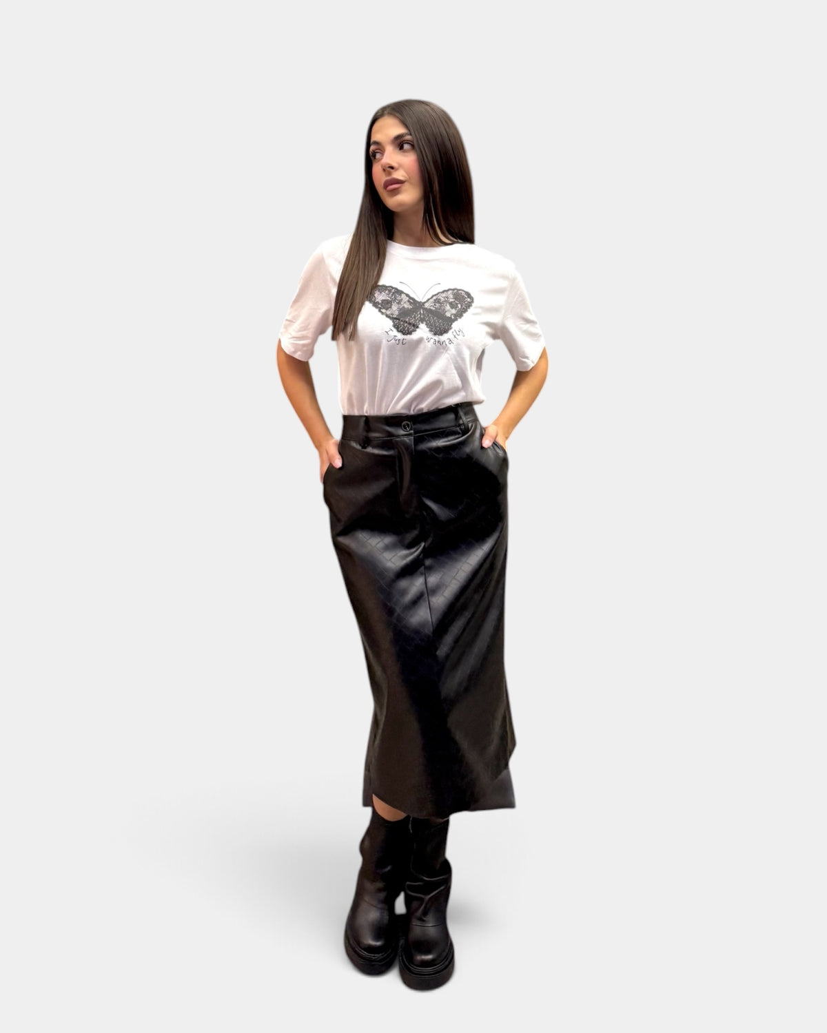 KikiSix - T-Shirt Maniche Corte con Stampa Farfalla Nera