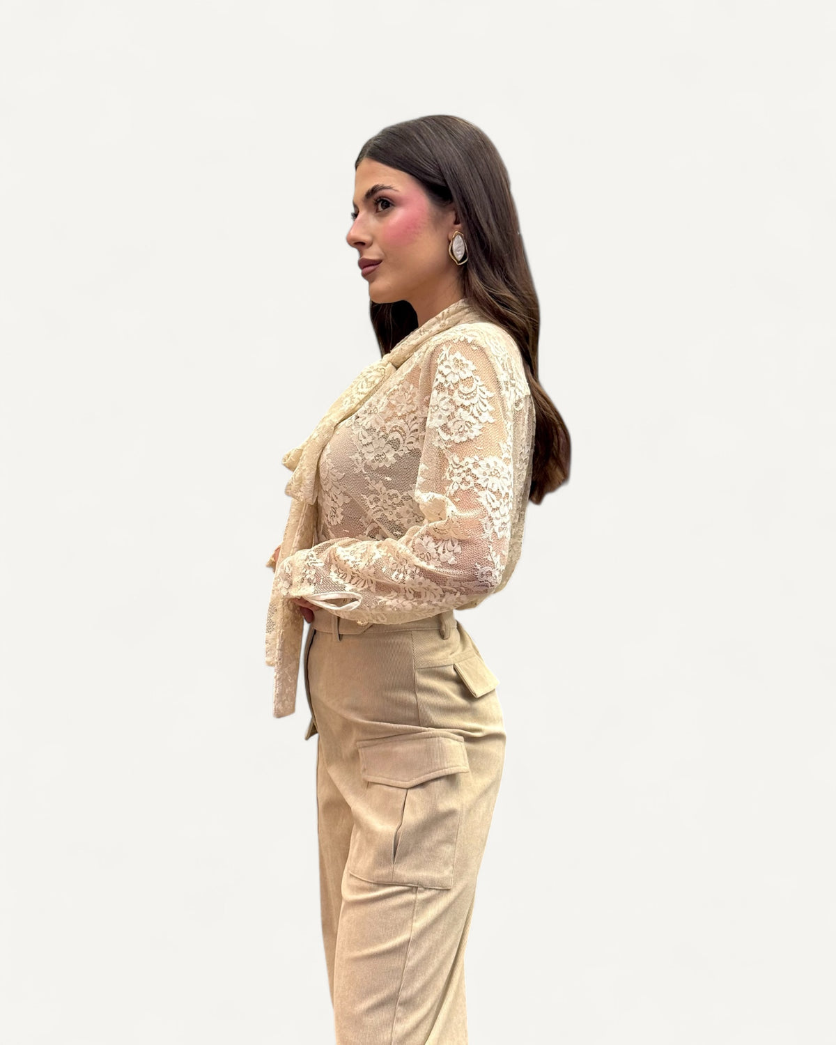 KikiSix - Camicia in Pizzo Beige con Fiocco